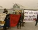 Proteste am Flughafen Berlin Schönefeld gegen die Massenabschiebung in den Vietnam